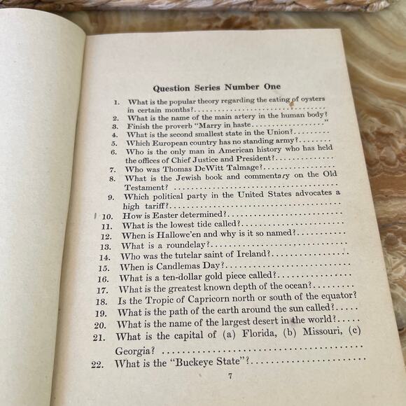 The Question Book: 1000 Questions and Answers 1927 - Picture 6 of 9